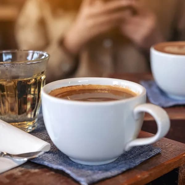 CAFEA SI BAUTURI CALDE