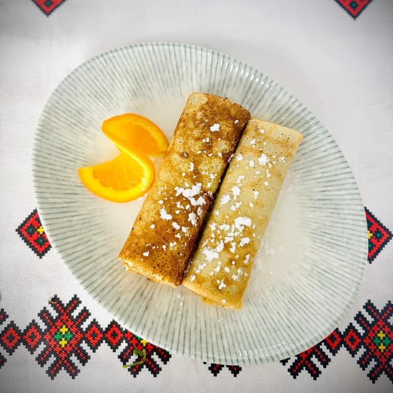 Clătite tradiționale cu dulceața de afine