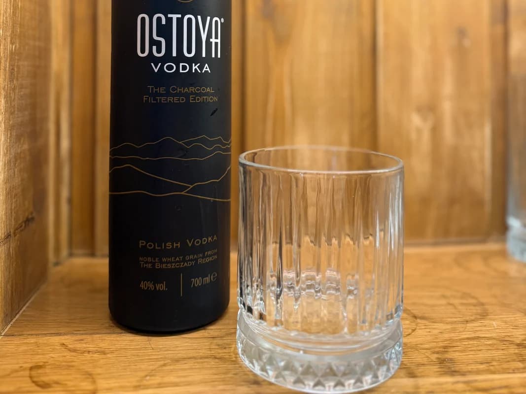 Ostoya Black
