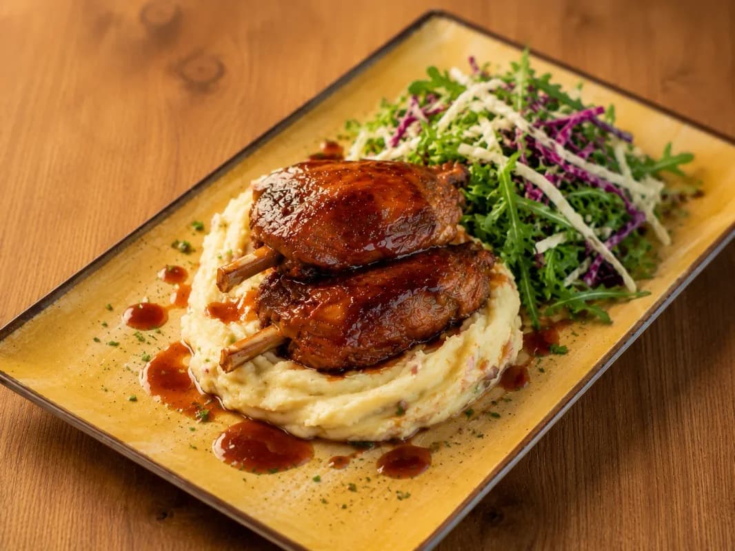 Aripioara de porc cu piure de cartofi / "Wing" with Mashed Potatoes