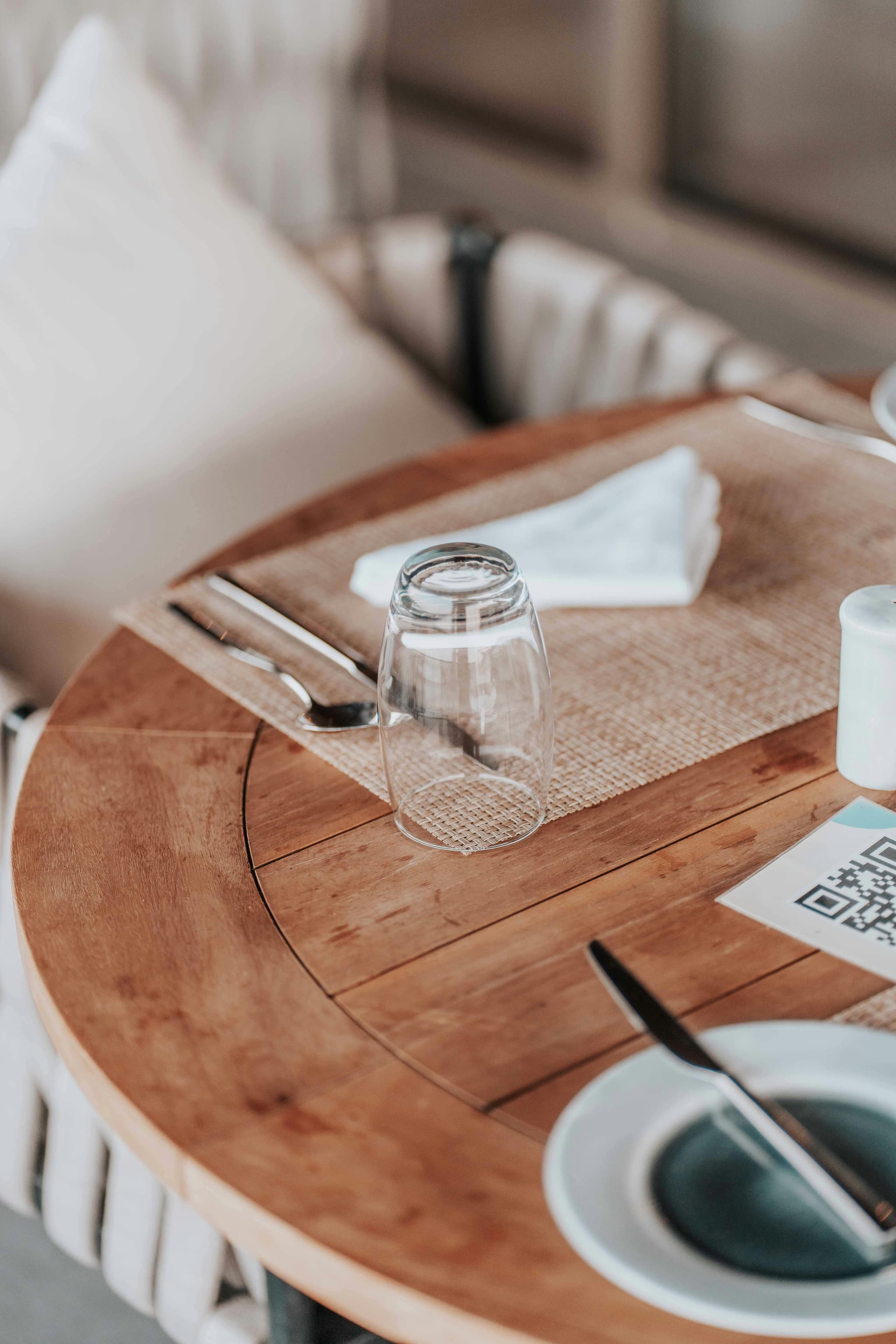 Cum să Creezi un Meniu Digital QR Conform ANPC pentru Restaurante
