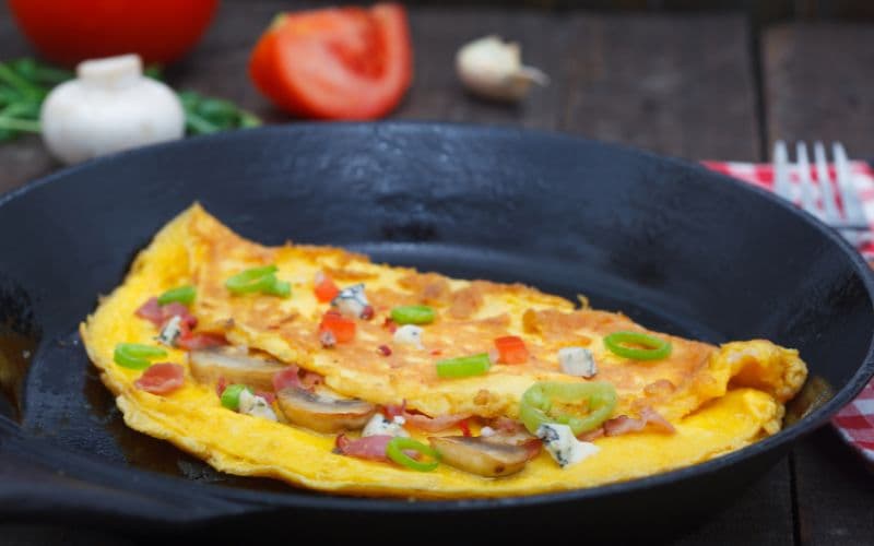 Omletă Cu Legume și Cașcaval – Rețetă pentru Copii