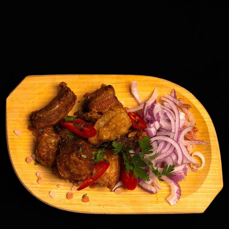 Jumări din piept de porc la ceaun