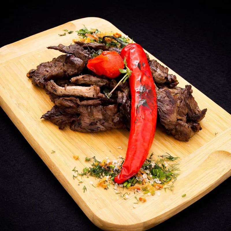 Pastramă de oaie la grătar