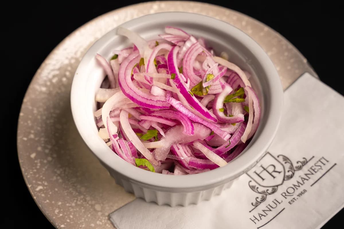 Salata ceapa roșie