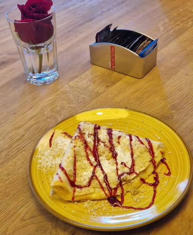 Clatite cu dulceata de capsuni sau visine sau Nutella / Crêpes with Strawberry Jam, or Sour Cherry Jam, or Nutella